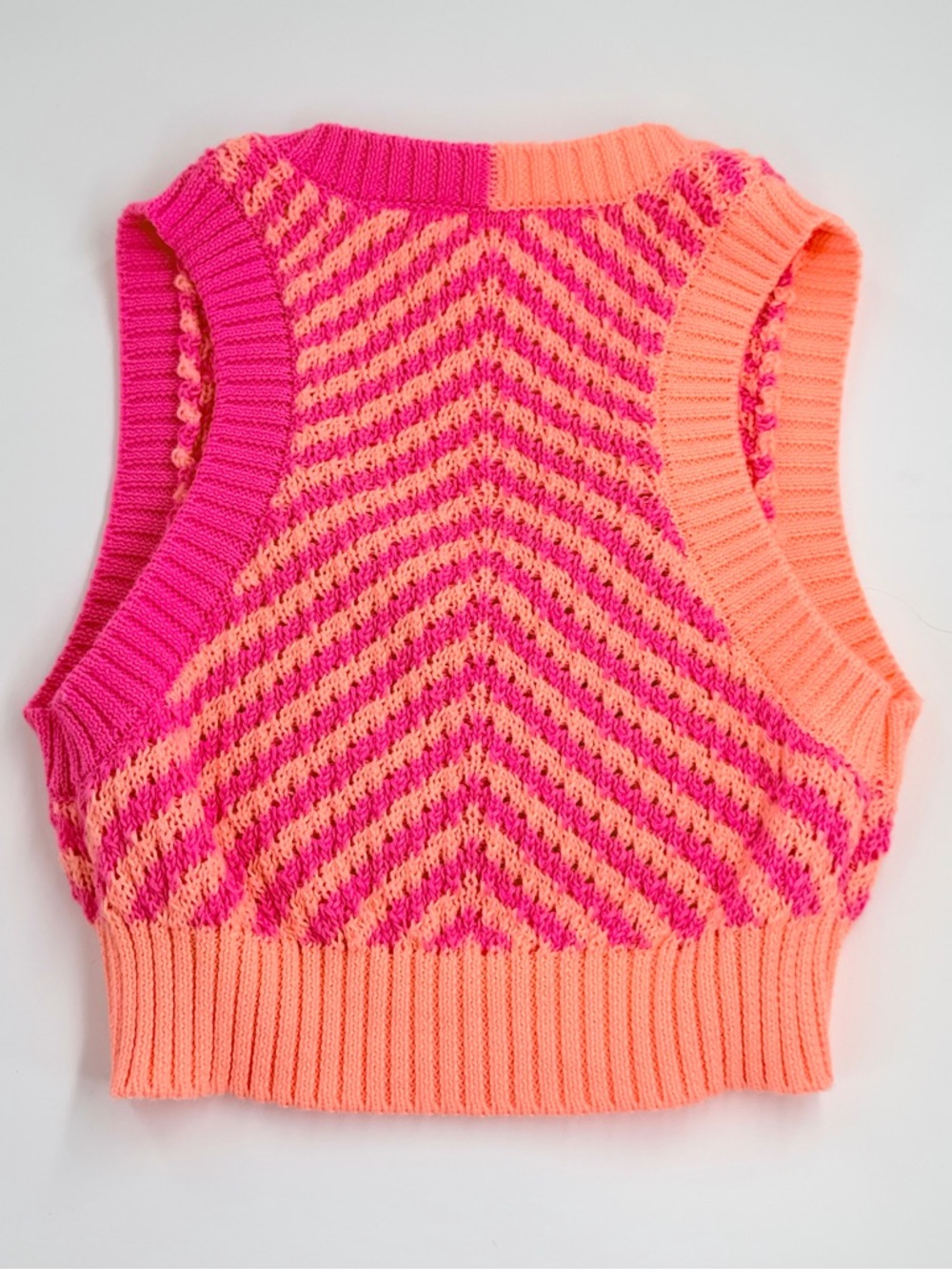 For Love & Lemons Cropped Knit Vest Size Medium Pink Orange Chevron Vibrant - Picture 2 of 6
